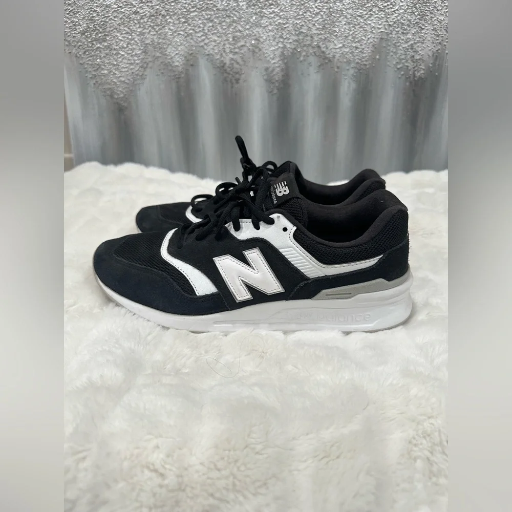 New Balance 997th Sneaker Women’s 9 - Picture 4 of 6